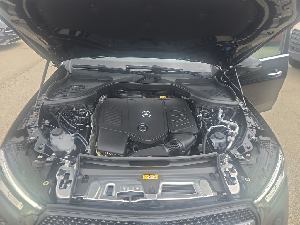 New 2026 Black Mercedes-Benz GLC 300 image 19
