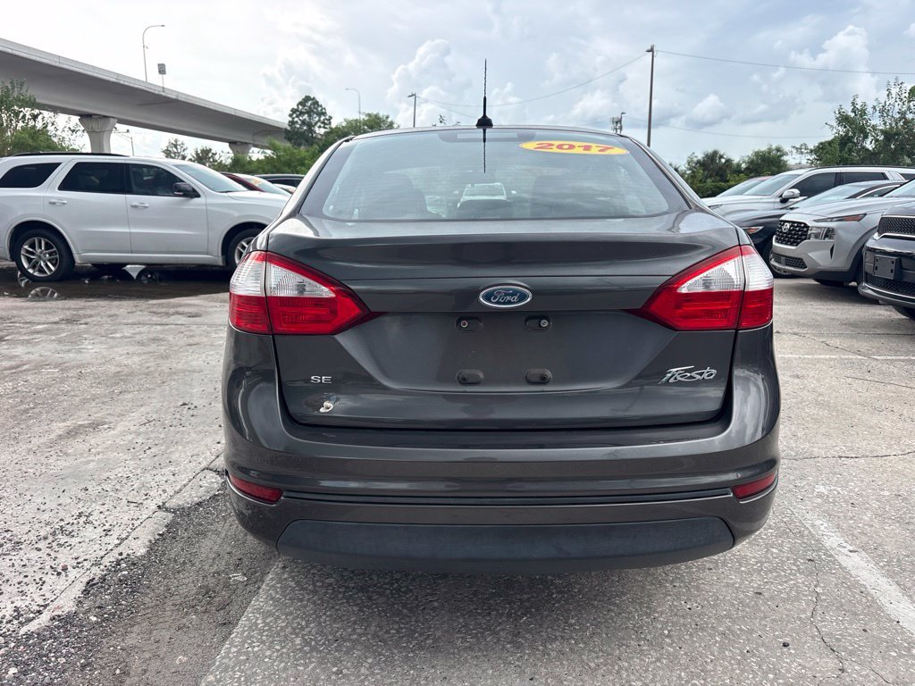Used 2017 Gray Ford SE image 4