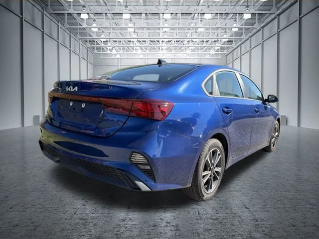 Used 2024 Blue Kia LXS image 3