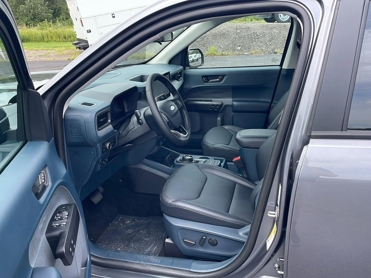 New 2026 Carbonized Gray Metallic Ford LARIAT image 9