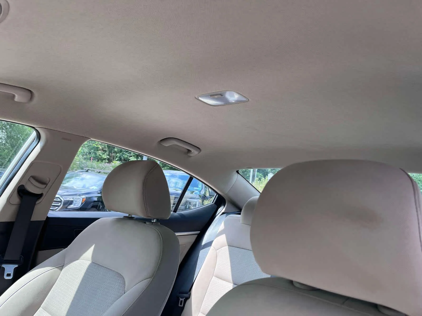 Used 2017 Mineral Beige Pearl Hyundai SE image 5
