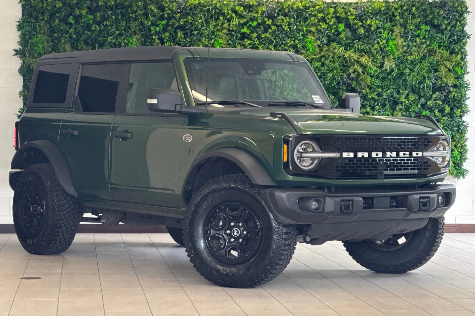 2023 Ford Bronco Wildtrak 4x4's photo
