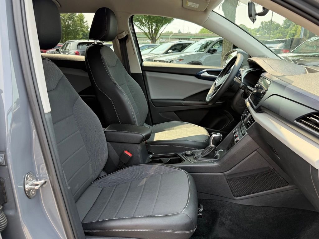 Used 2022 Pure Gray Volkswagen 1.5T SE image 28