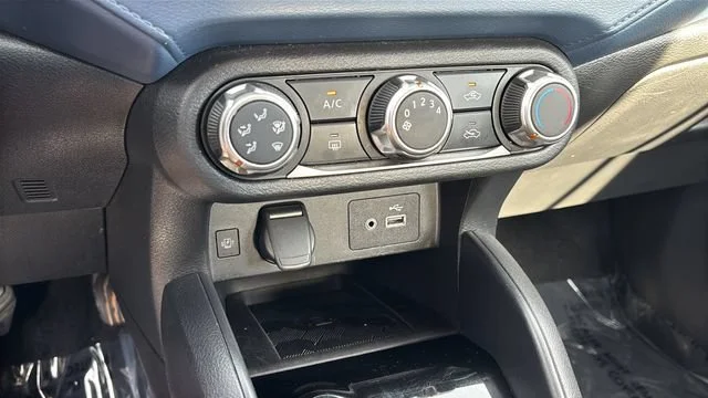 Used 2025  Nissan SV image 29