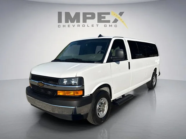 2025 Chevrolet Express Passenger 1LT