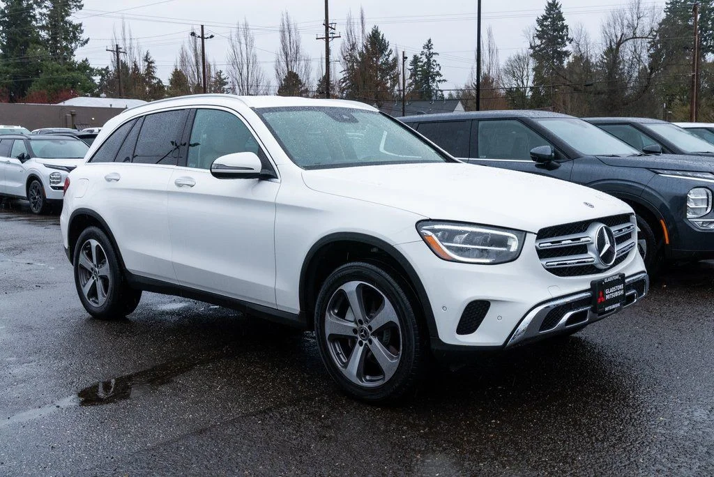 Used 2022 White Mercedes-Benz GLC 300 image 1