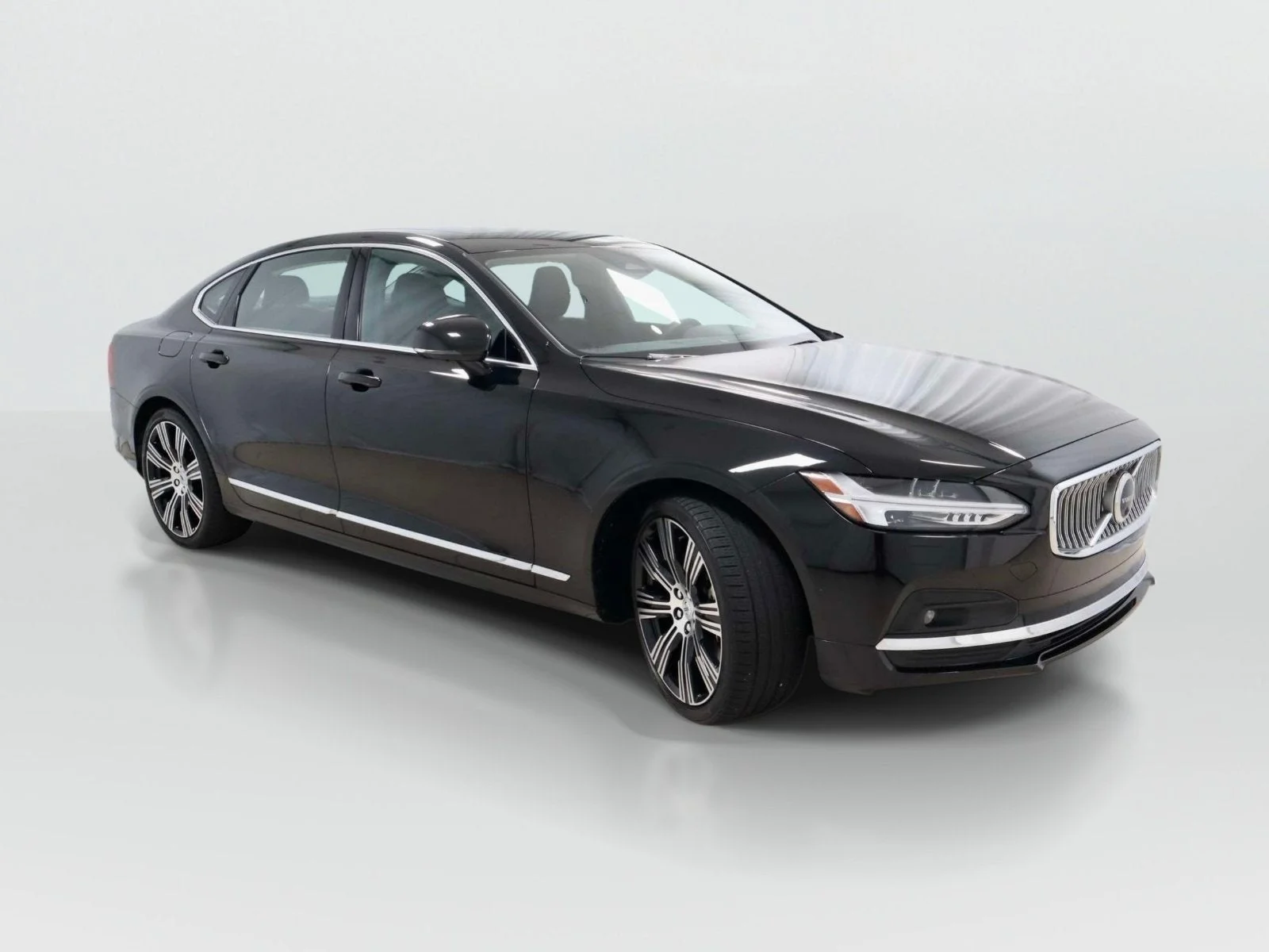Used 2023 Black Stone Volvo Ultimate image 7