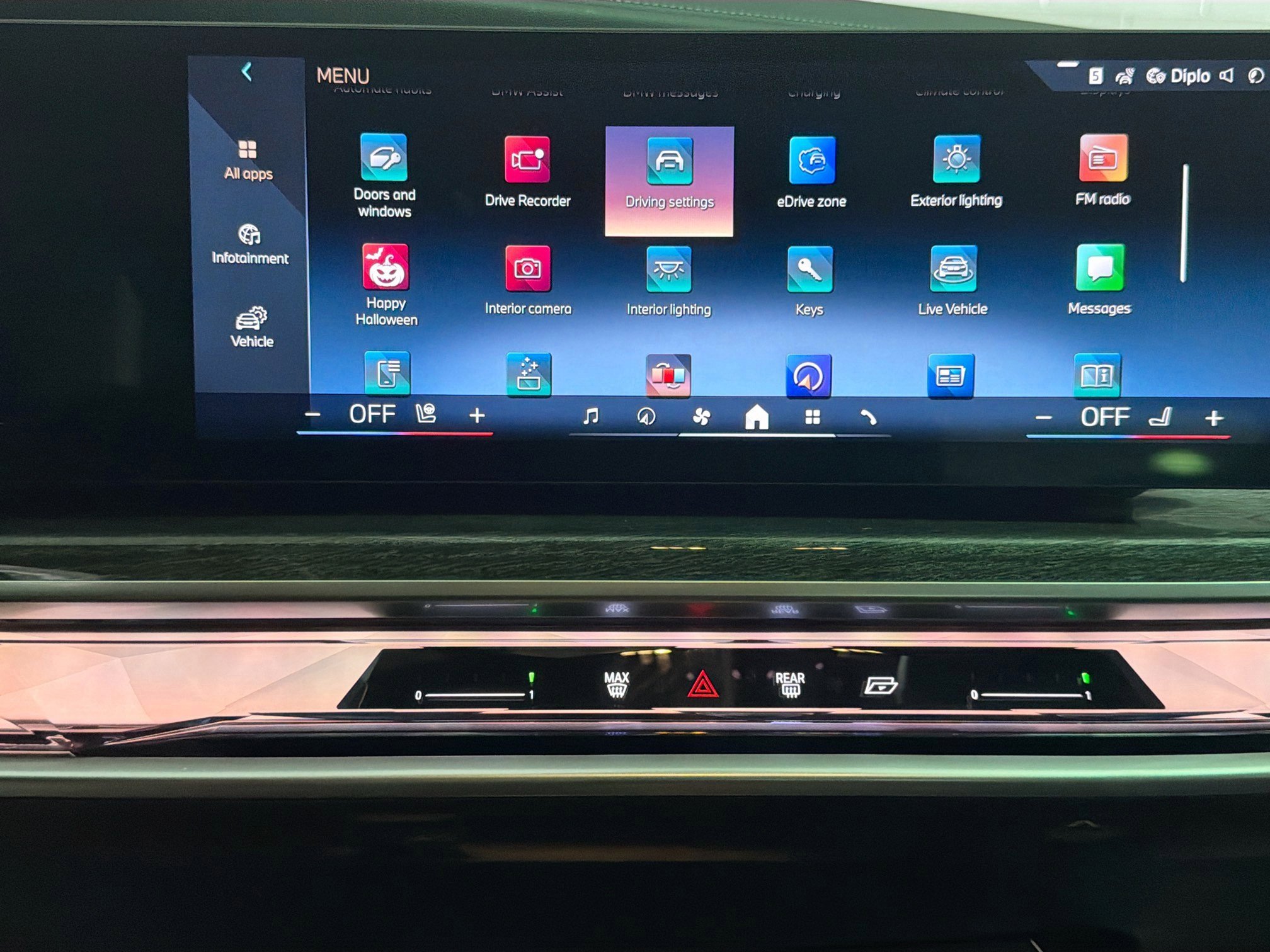 2026 BMW 7 Series 750e - Photo 27