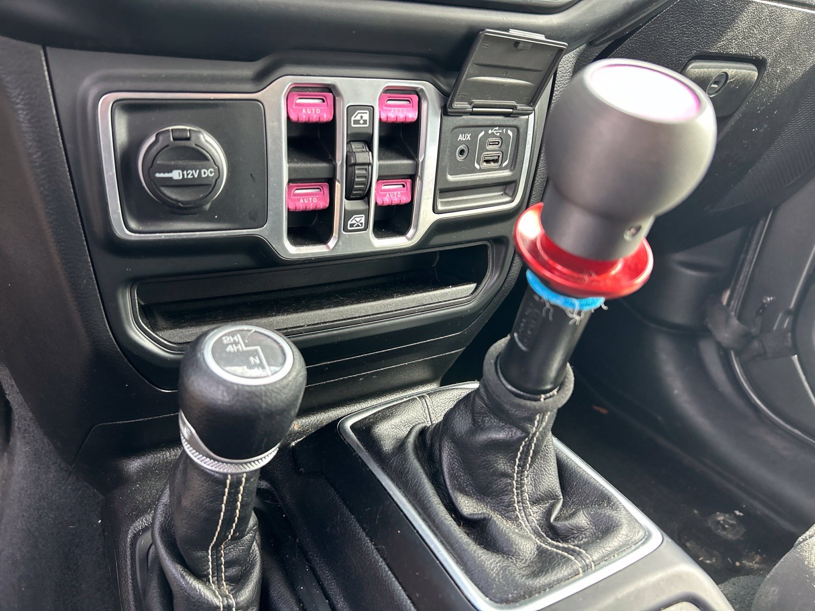 Used 2018 Gray Jeep Unlimited Sahara image 18