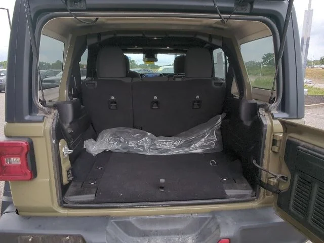 Used 2025 Green Jeep Rubicon image 32