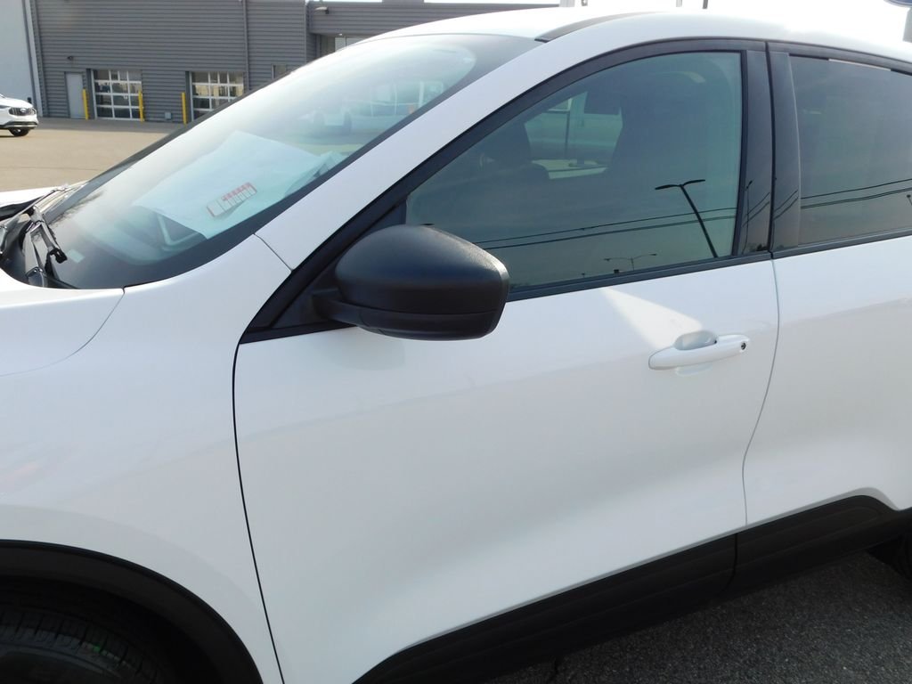 Used 2025 Oxford White Ford Active image 11