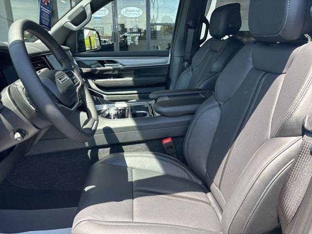 New 2026 Fathom Blue Pearl-Coat Exterior Paint (Late Availability) Jeep Grand Wagoneer image 5