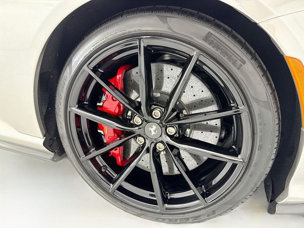 Used 2022  Ferrari Base image 36