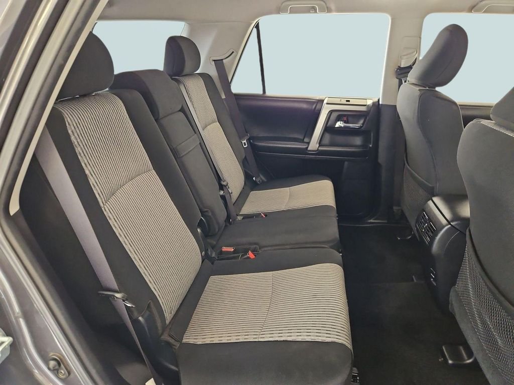 Used 2016 Gray Toyota SR5 image 27