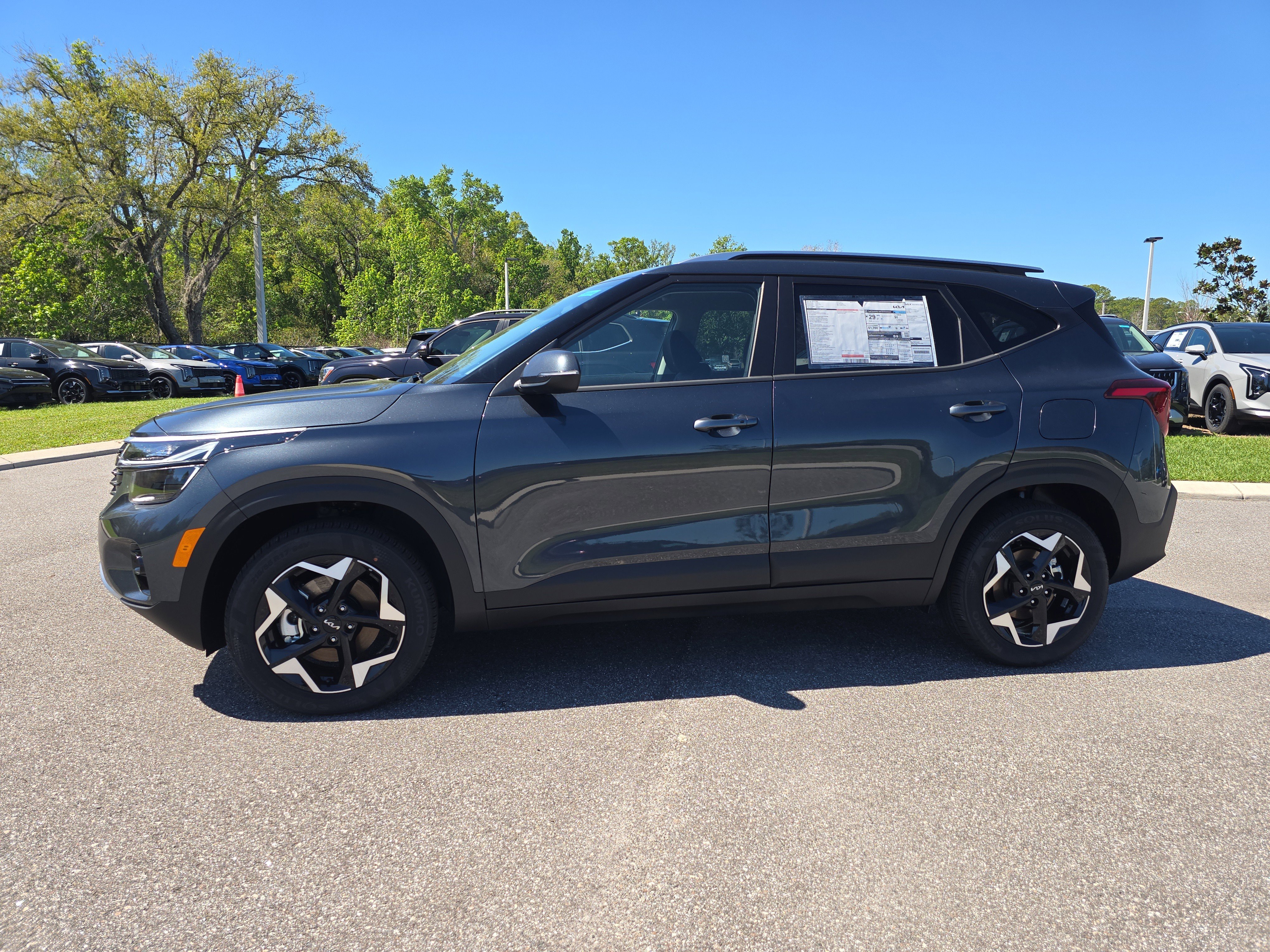 New 2026 Gravity Gray Kia S image 5