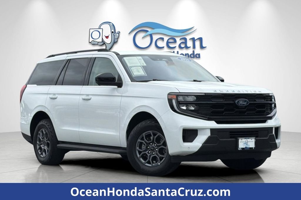 Used 2025 Oxford White Ford Active image 1