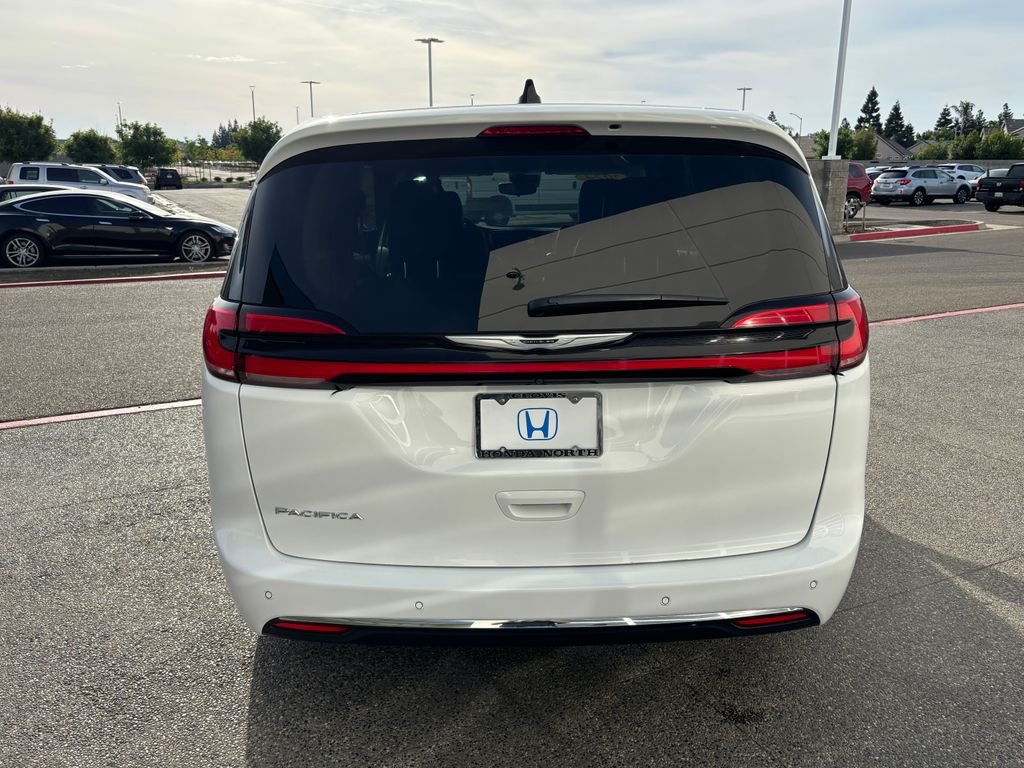 2024 Chrysler Pacifica Touring L - Photo 6