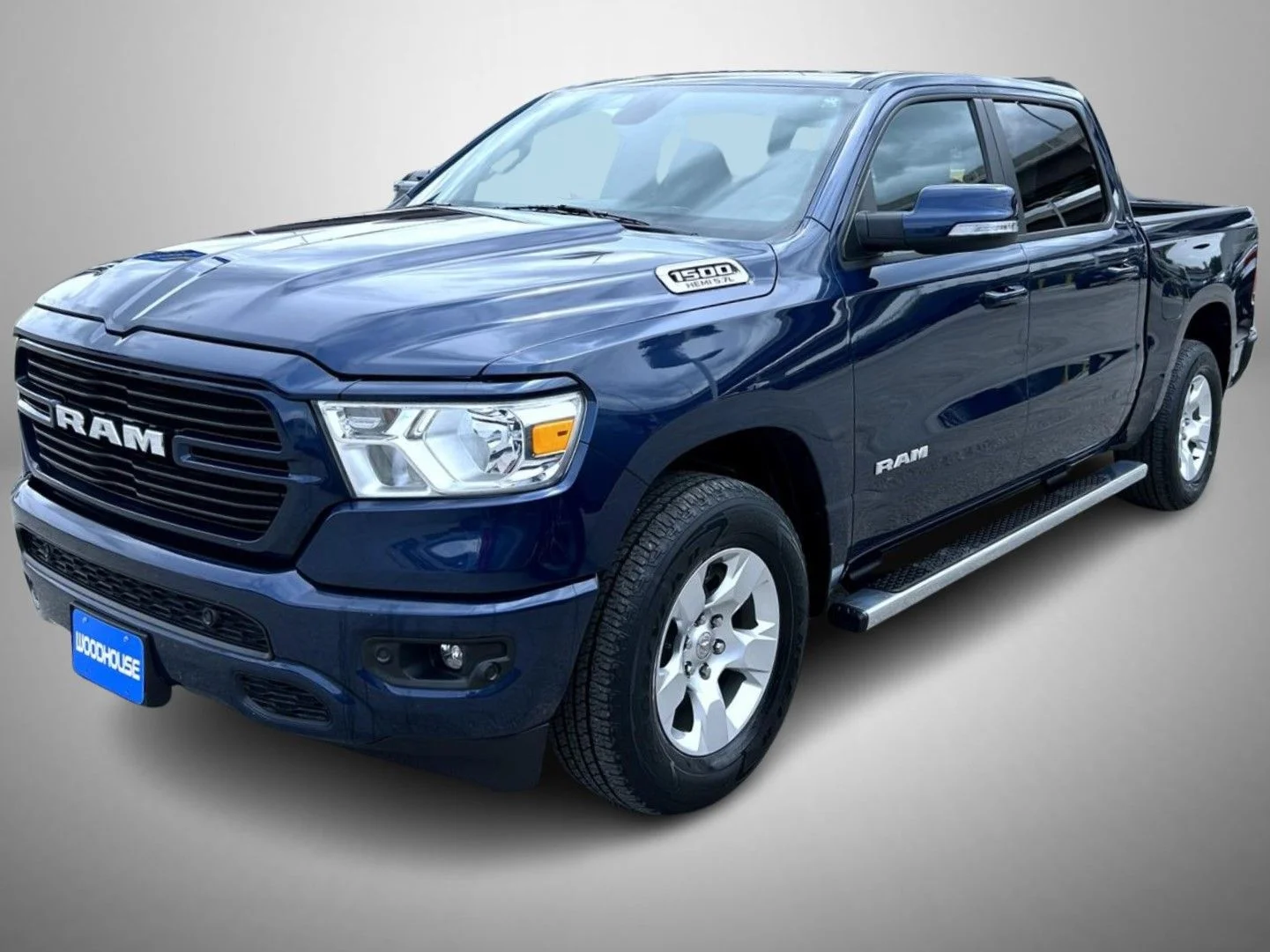 2021 RAM 1500 Big Horn/Lone Star 4x4 Crew Cab 5'7's photo