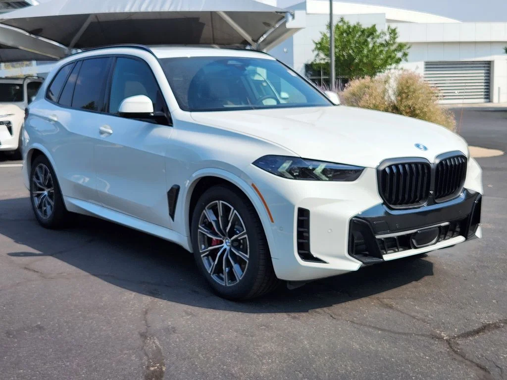 New 2026 Alpine White BMW xDrive50e image 5
