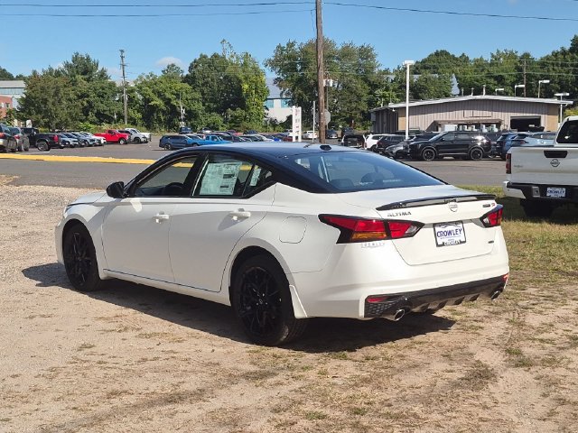 New 2026 Pearl White TriCoat / Super Black Two-tone Nissan SR Midnight Edition® image 6
