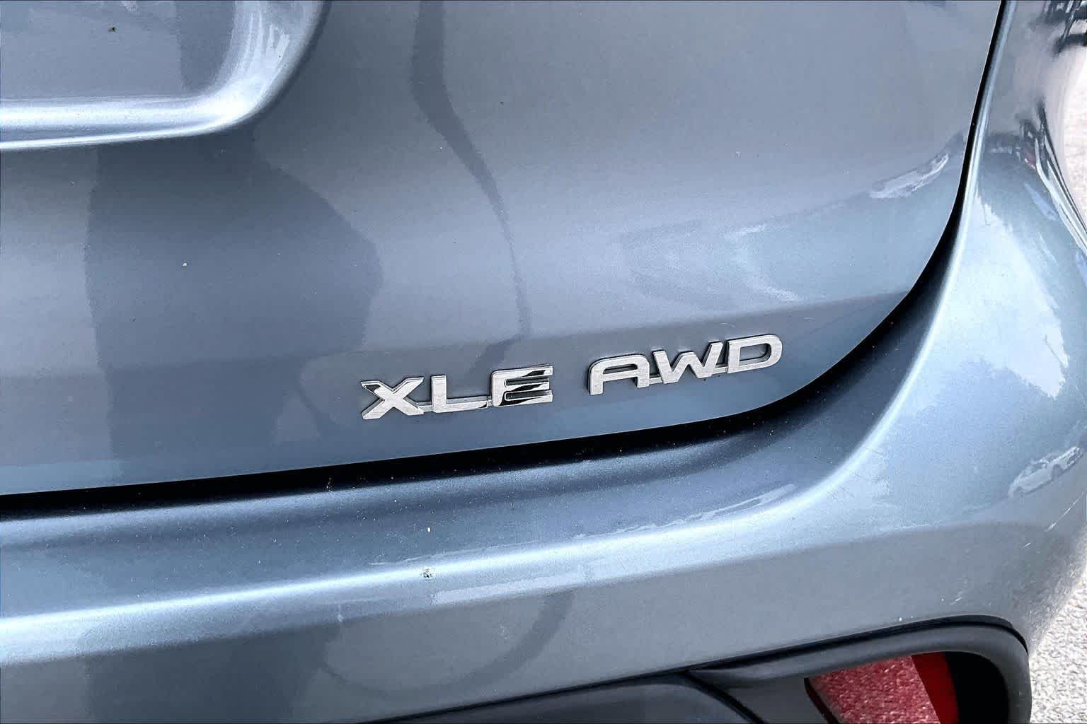 Used 2024 Moon Dust Toyota XLE image 10