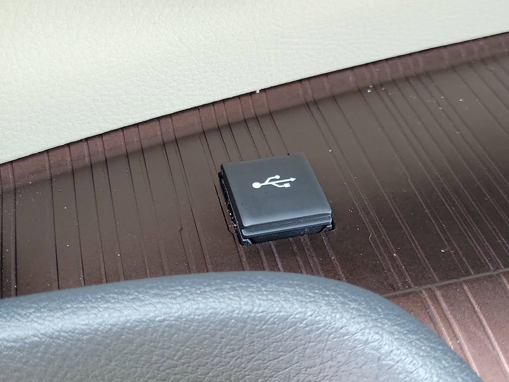 Used 2023  Toyota XLE image 31