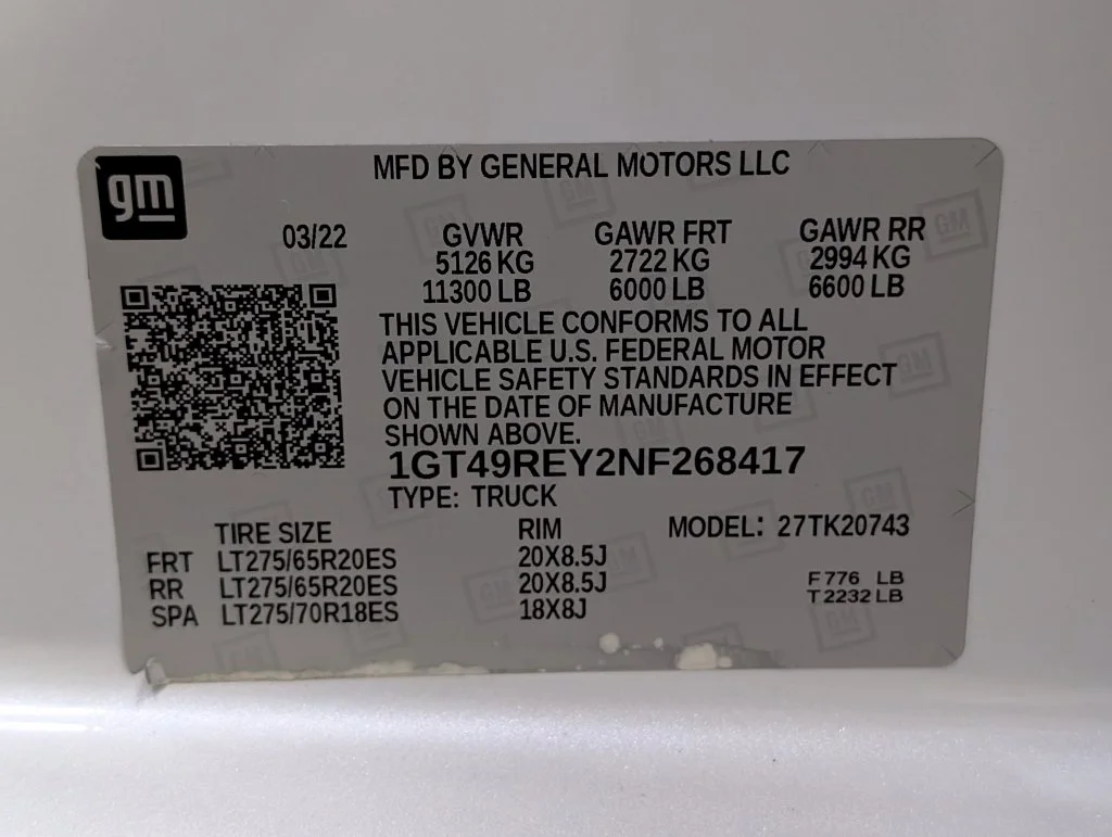 Used 2022 White Frost Tricoat GMC Denali image 31