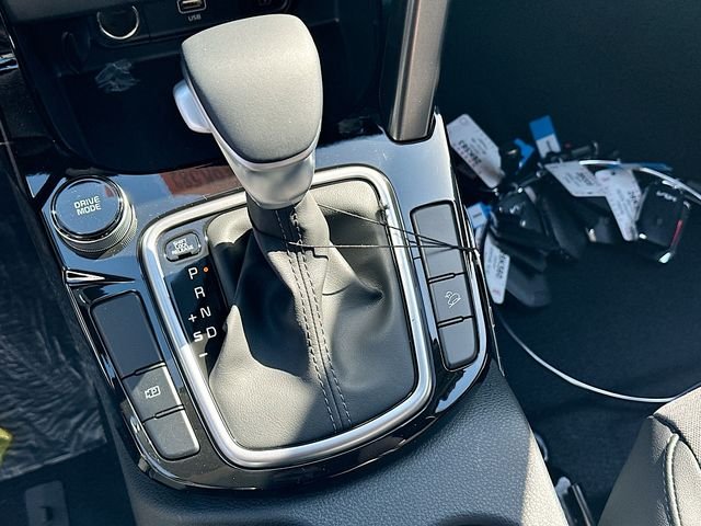 New 2026 Clear White / Black Roof Kia S image 17