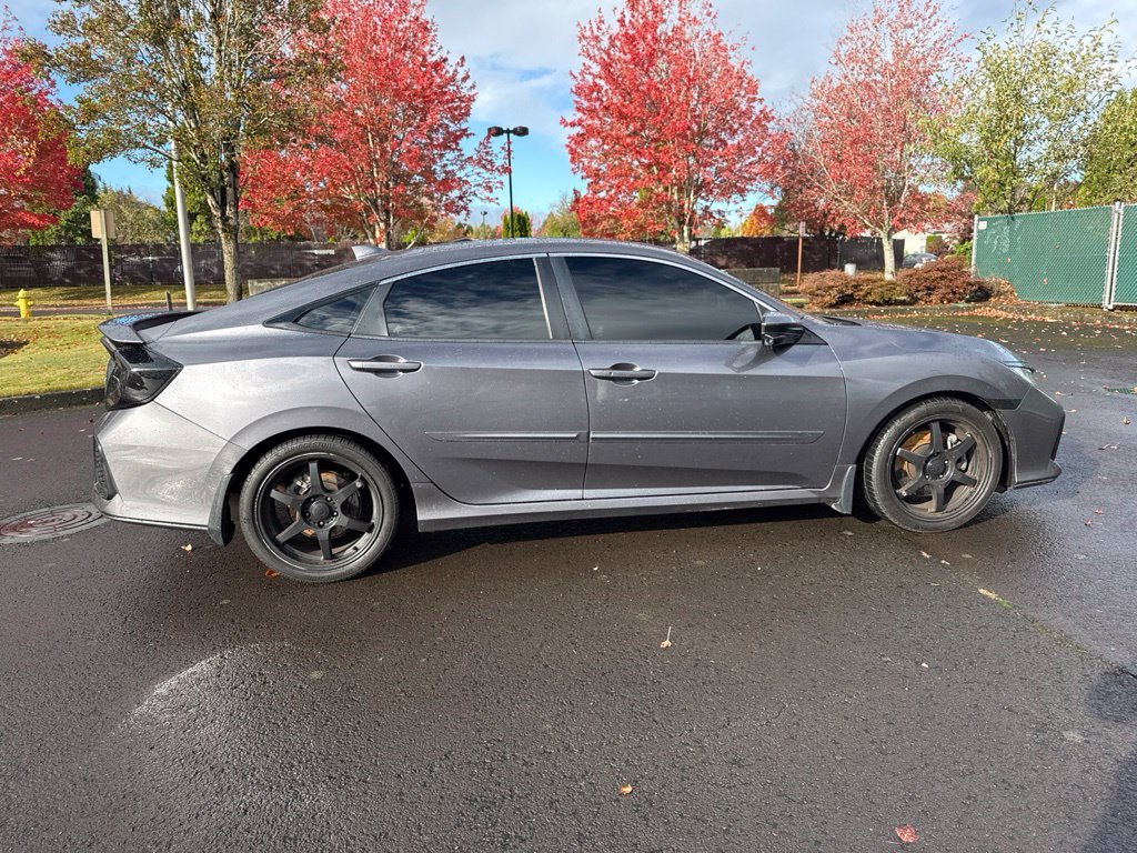 Used 2018 Modern Steel Metallic Honda Si image 8