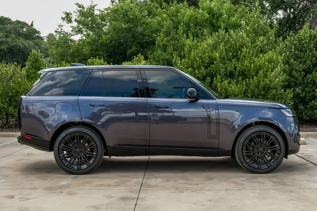 New 2026 Amethyst Grey Purple in Gloss finish Land Rover SE image 7