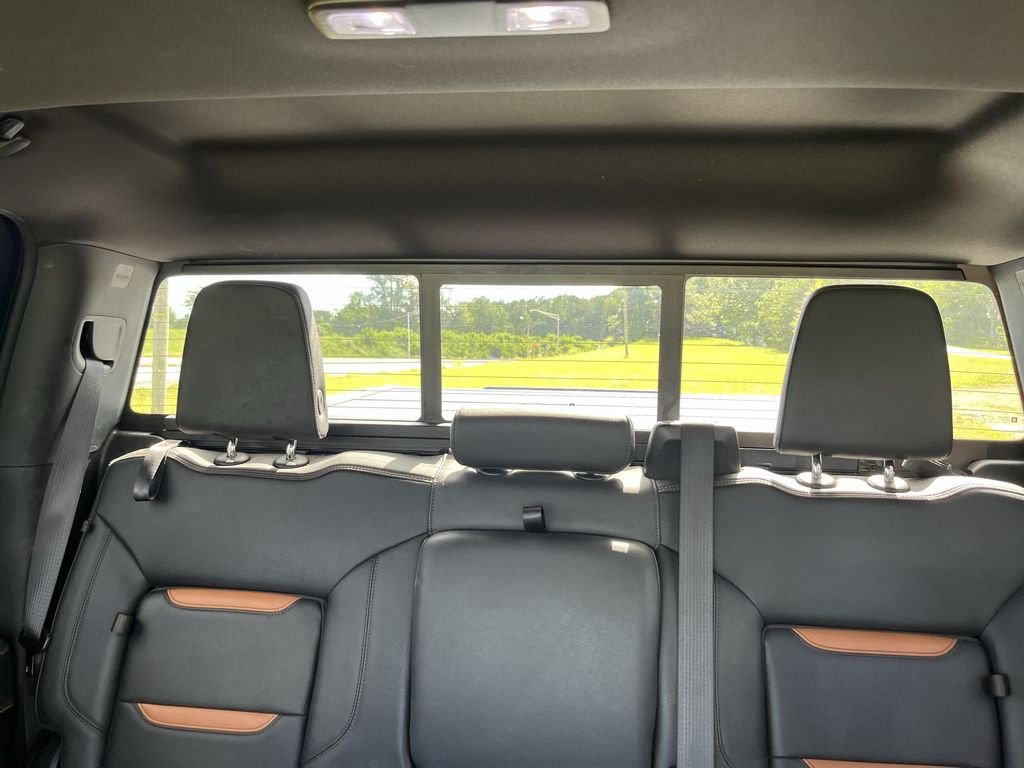 Used 2023 White GMC AT4 image 13