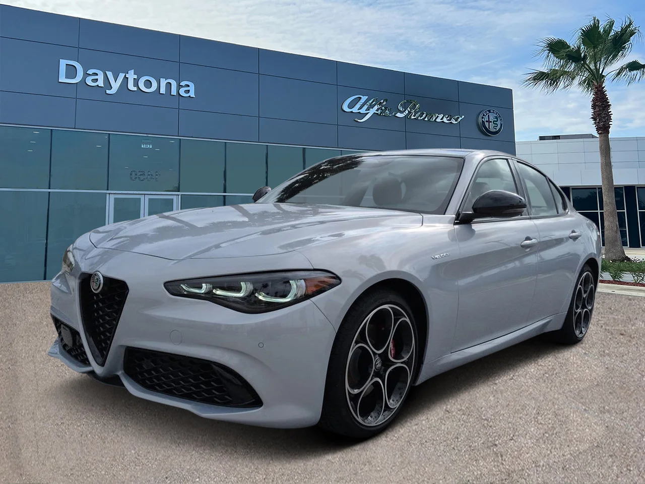 New 2026 Moonlight Gray Metallic Exterior Paint Alfa Romeo  image 7