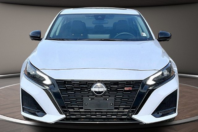Used 2024 Gray Nissan 2.0 SR image 3