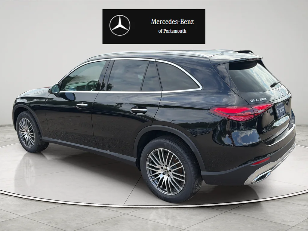 New 2026 Black Mercedes-Benz GLC 300 image 3