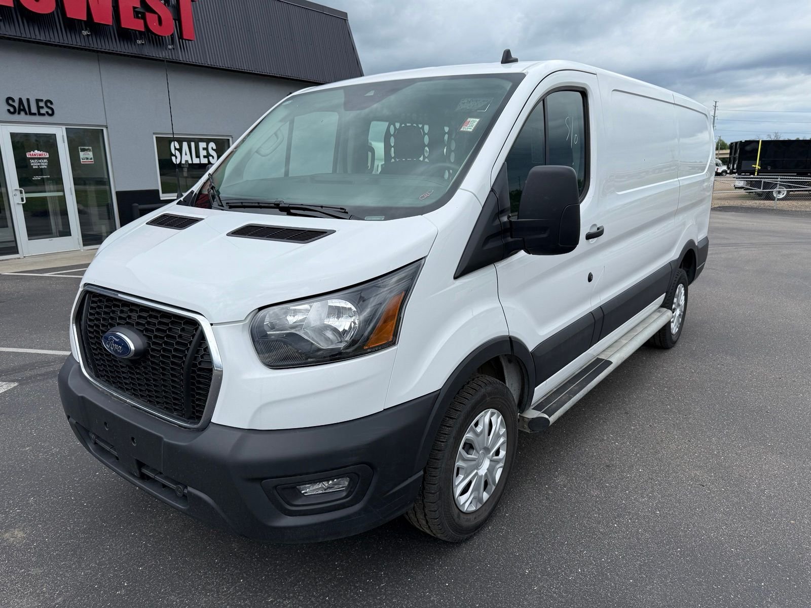 Used 2025 White Ford Base image 1