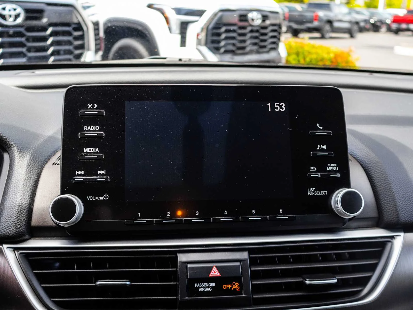 Used 2019 Crystal Black Pearl Honda LX 1.5T image 33