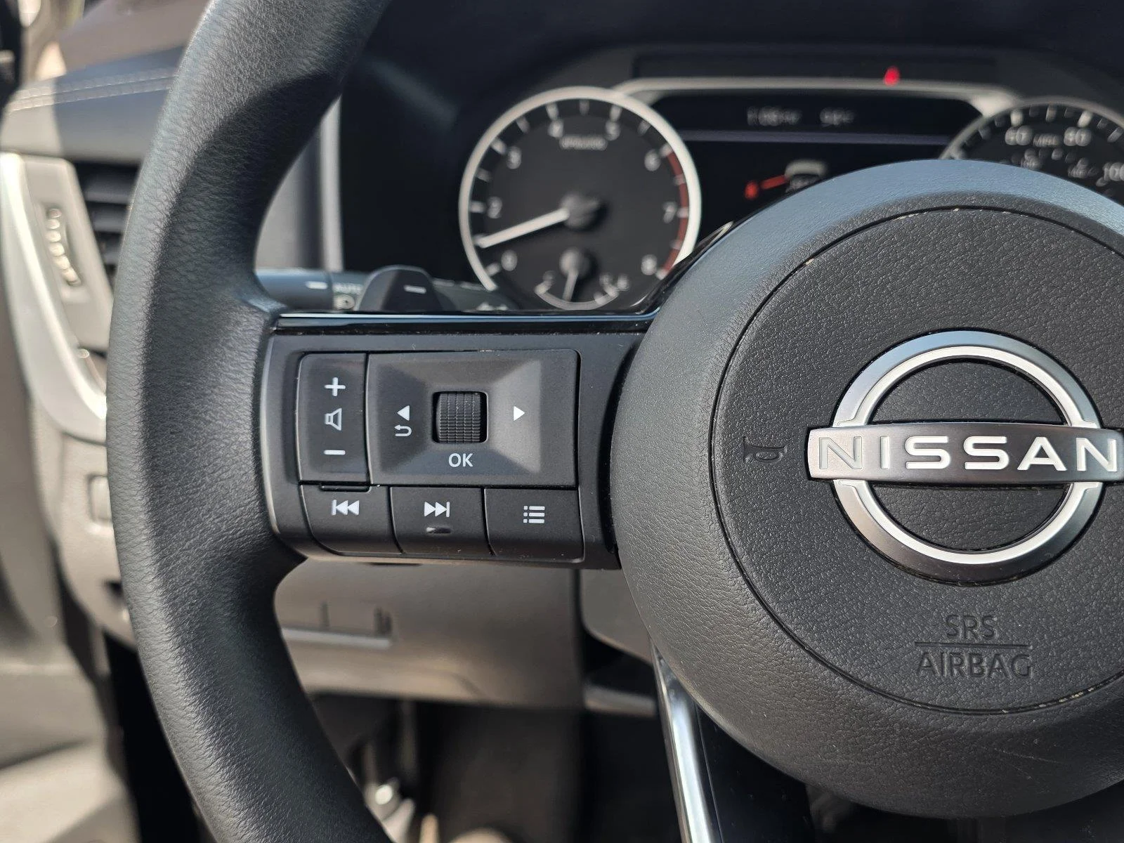 Used 2023 Super Black Nissan SV image 12