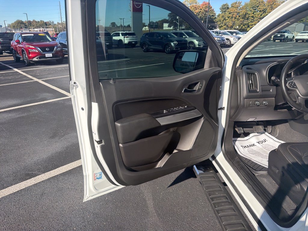 Used 2021 White Chevrolet LT image 12