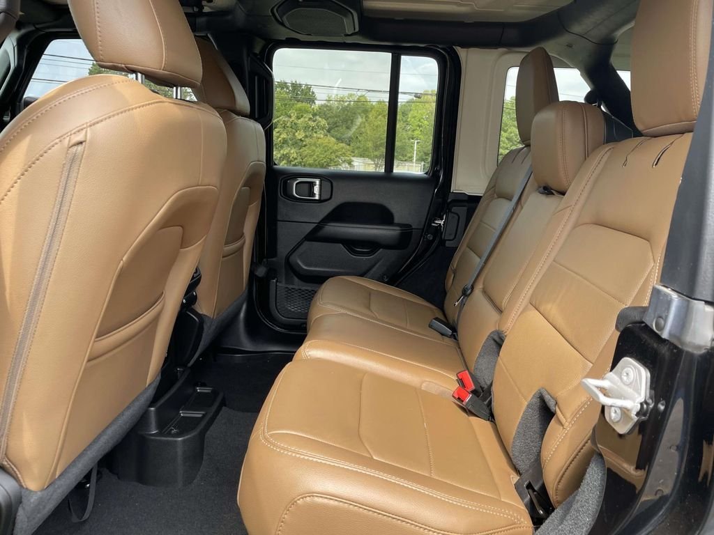 Used 2022 Black Jeep Unlimited Sahara image 11