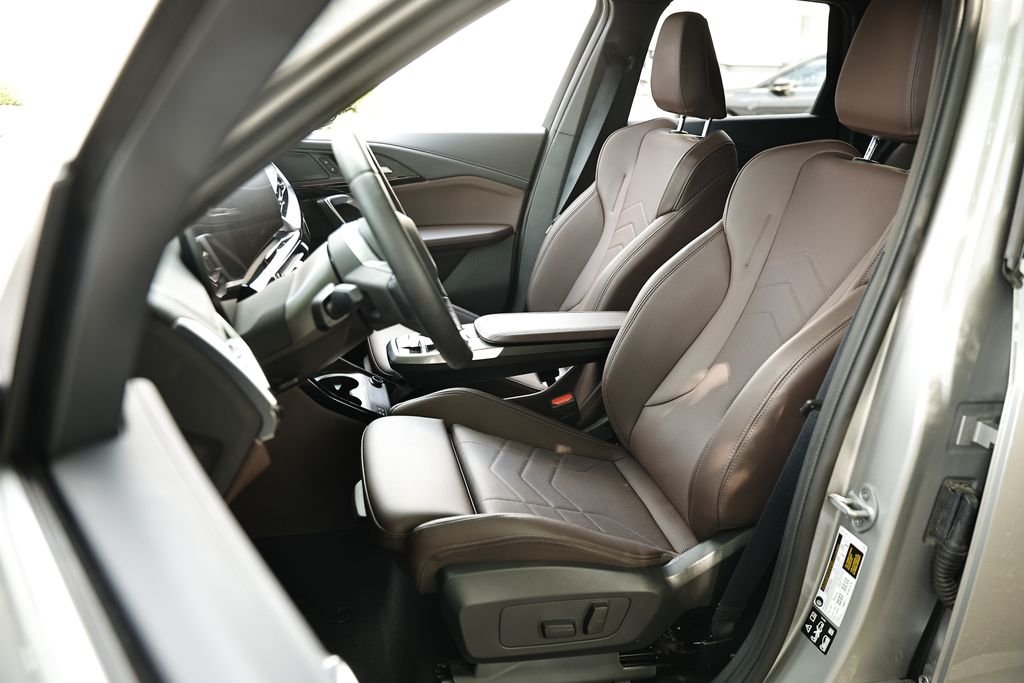 Used 2025 Space Silver Metallic BMW xDrive28i image 20