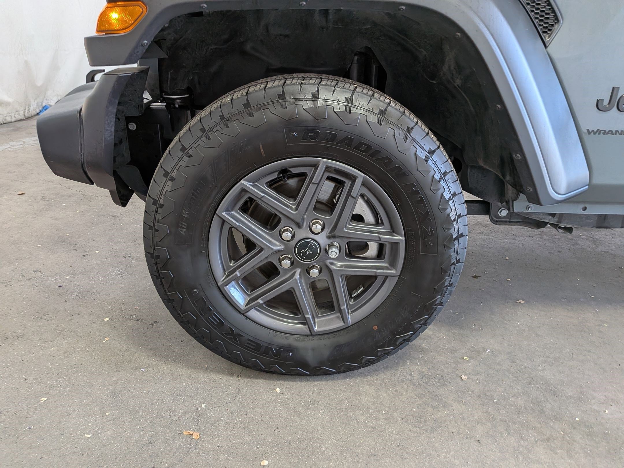 New 2026 Anvil Clear-Coat Exterior Paint Jeep Sport S image 12