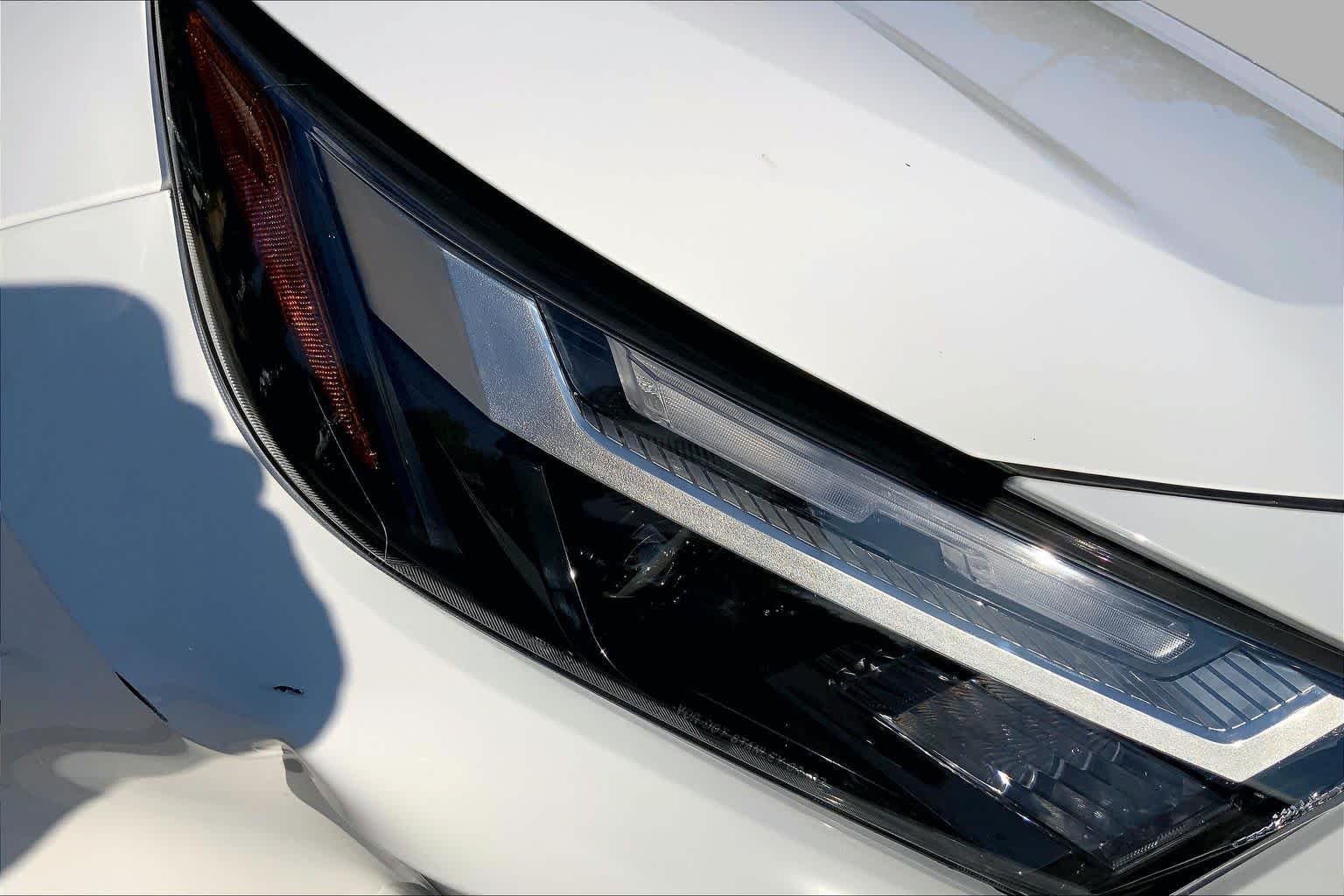 Used 2025 Ice Cap Toyota Hybrid XLE image 25