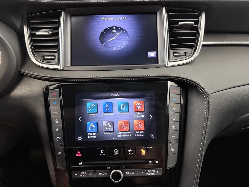Certified Used 2023 Gray INFINITI LUXE image 16