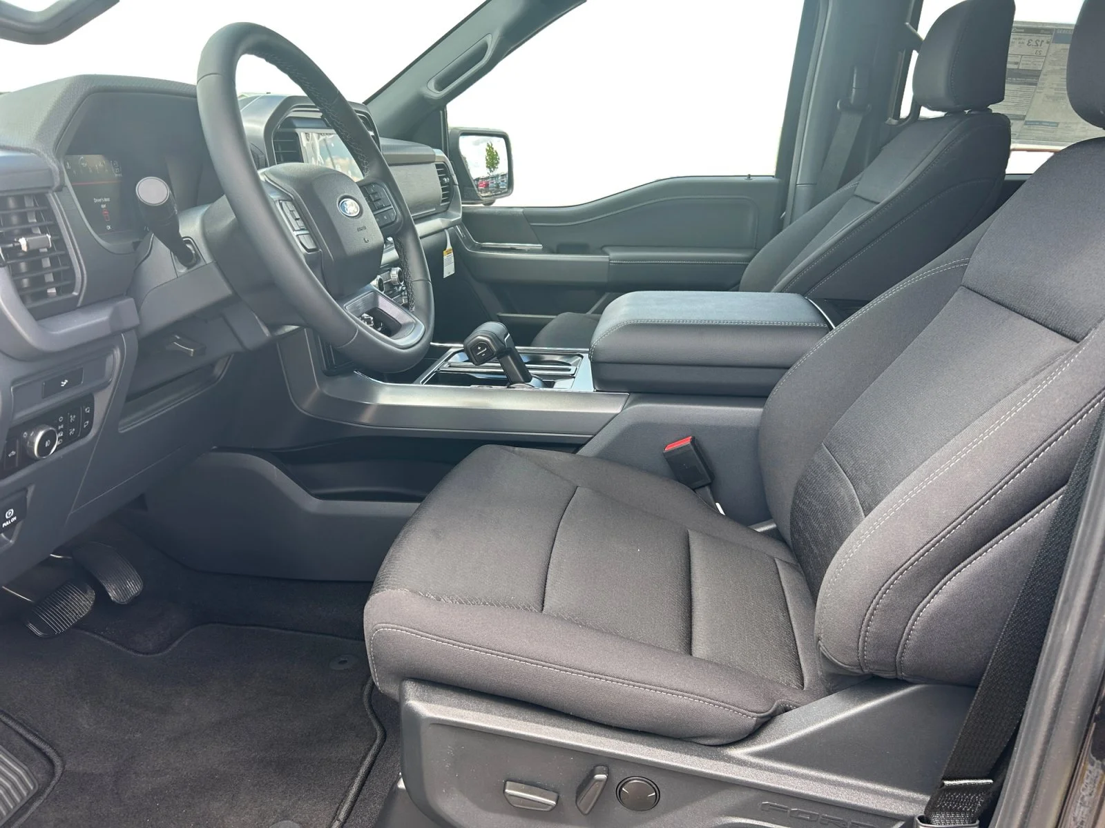 New 2026 Agate Black Metallic Ford XLT image 14