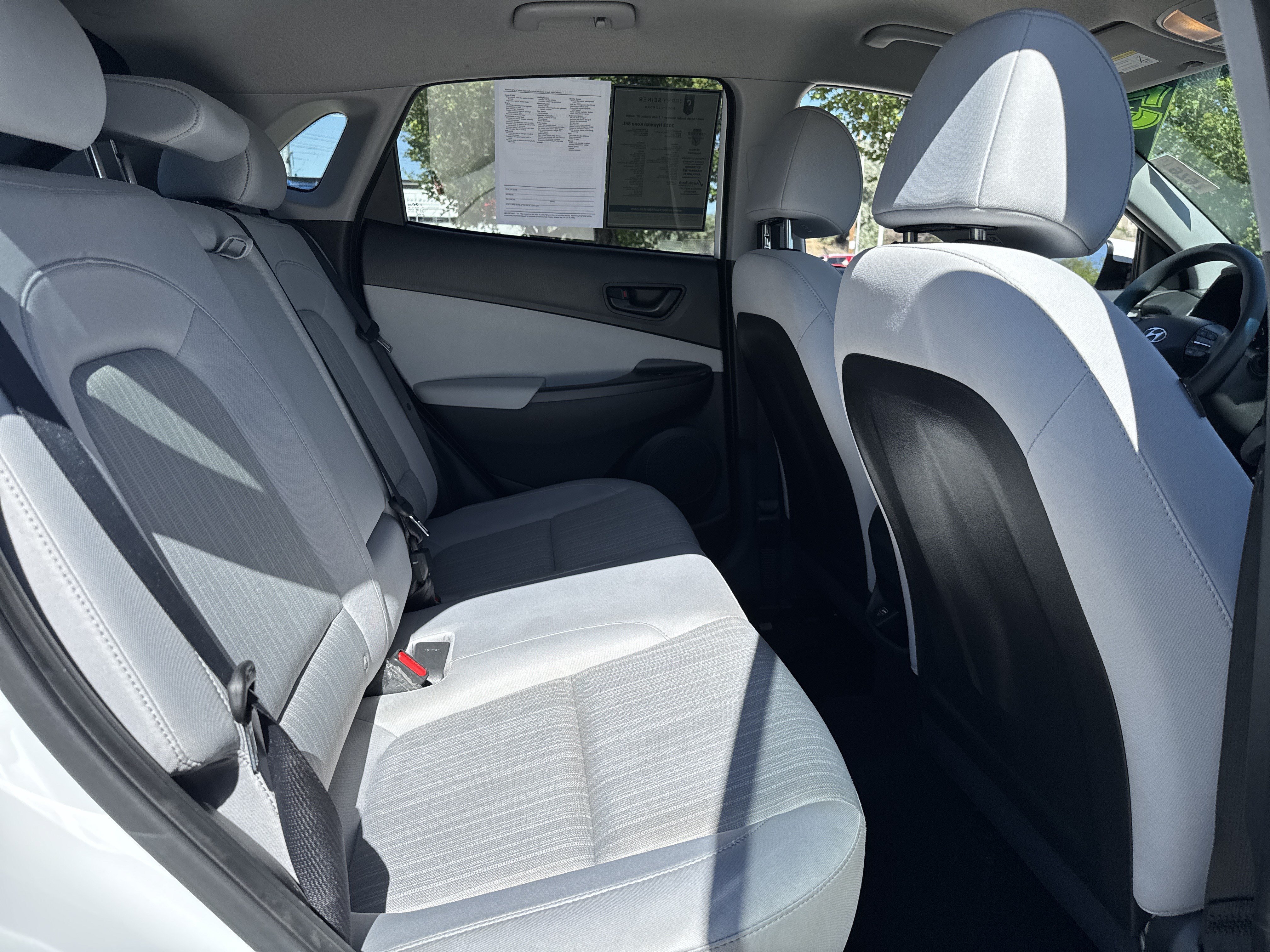 Used 2023 White Hyundai SEL image 23