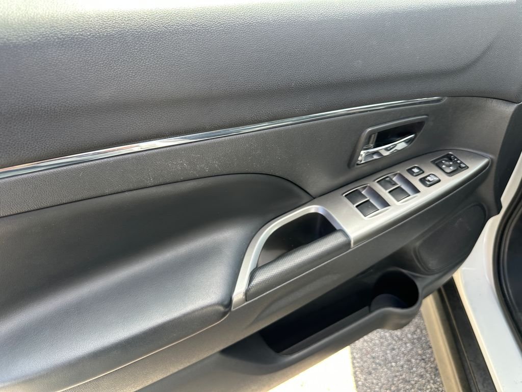 Used 2019 White Mitsubishi 2.4 GT image 15
