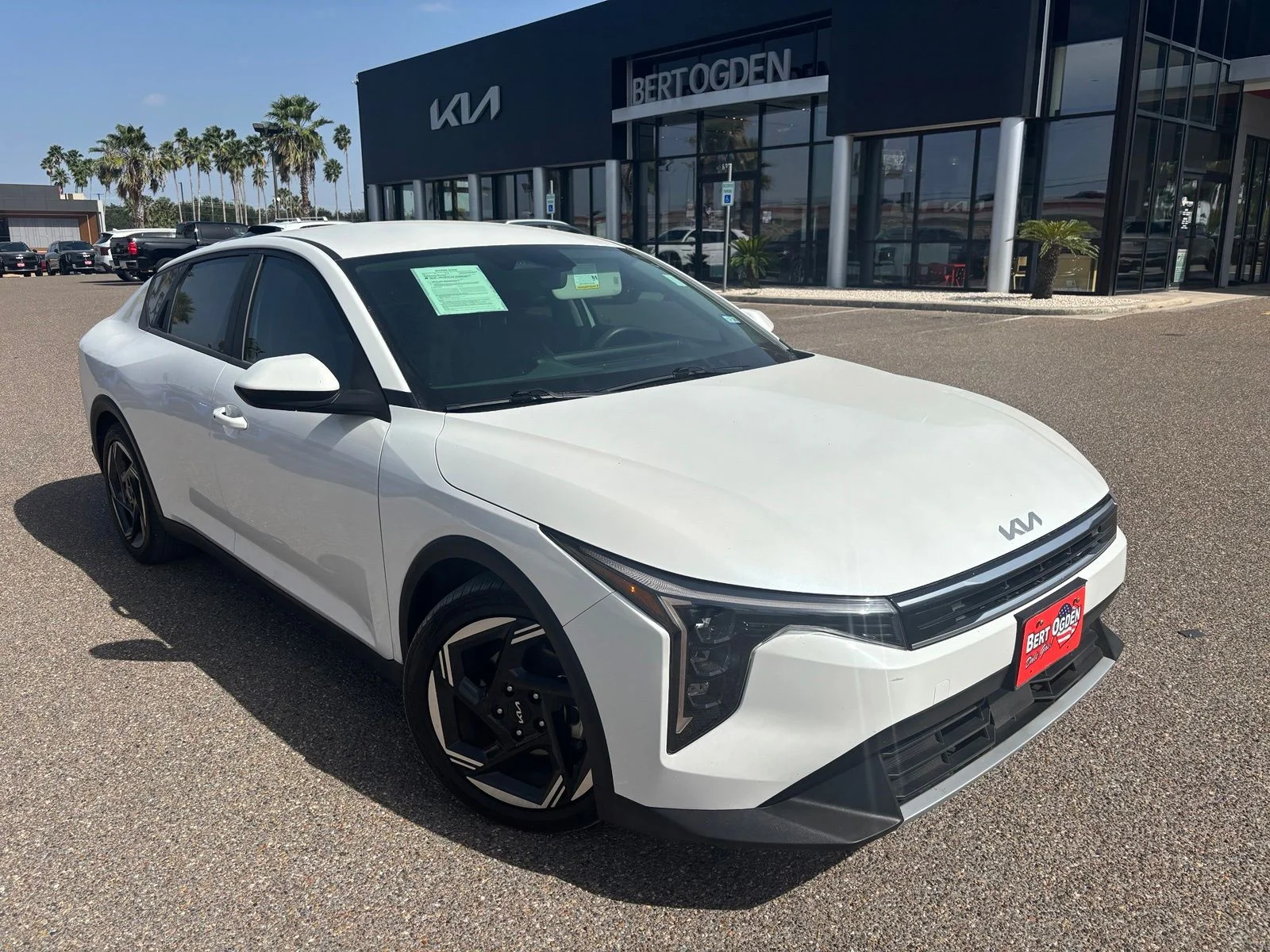 Used 2025 White Kia EX image 1