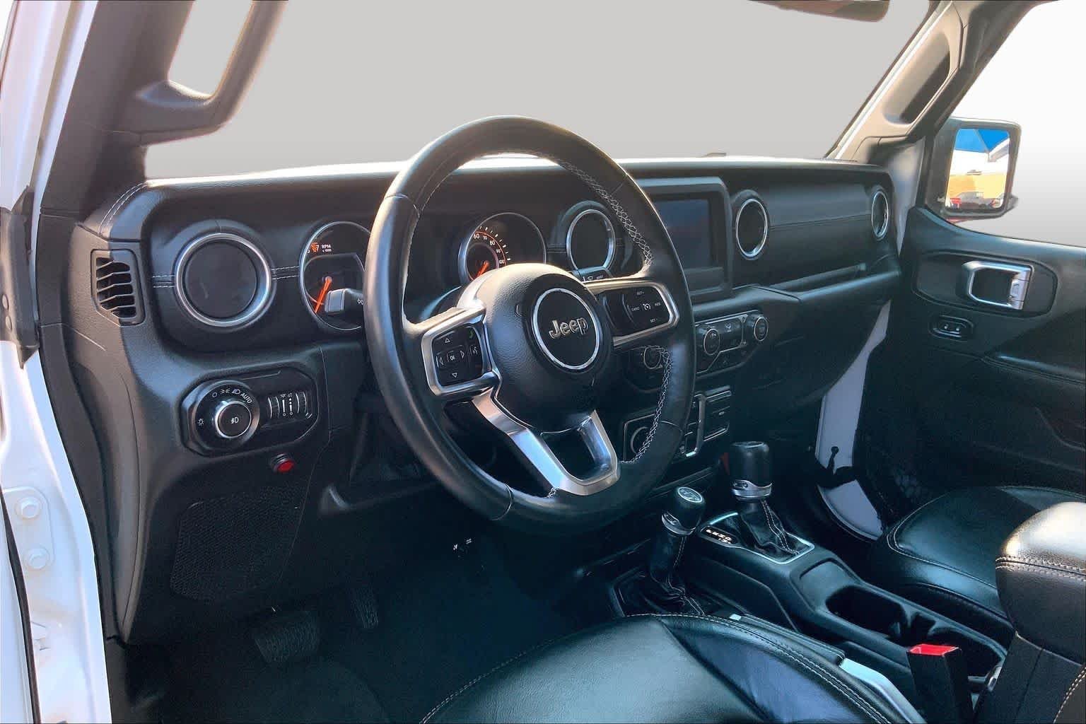 Used 2018 Bright White Clearcoat Jeep Sahara image 18