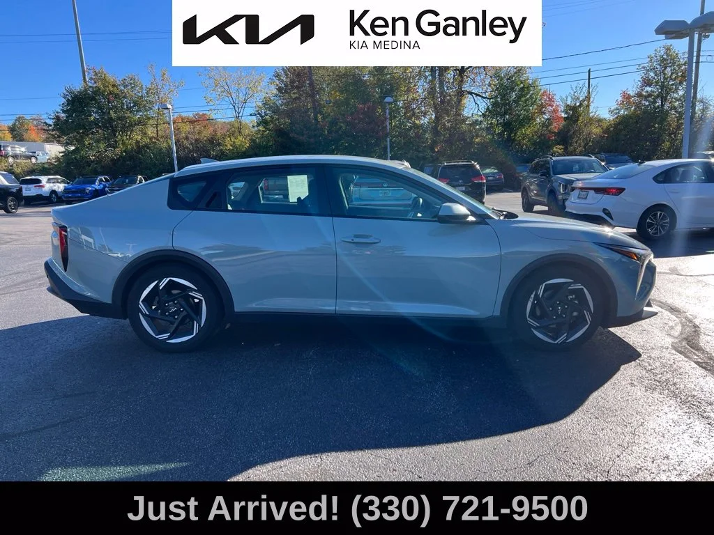 Certified Used 2025  Kia EX image 4