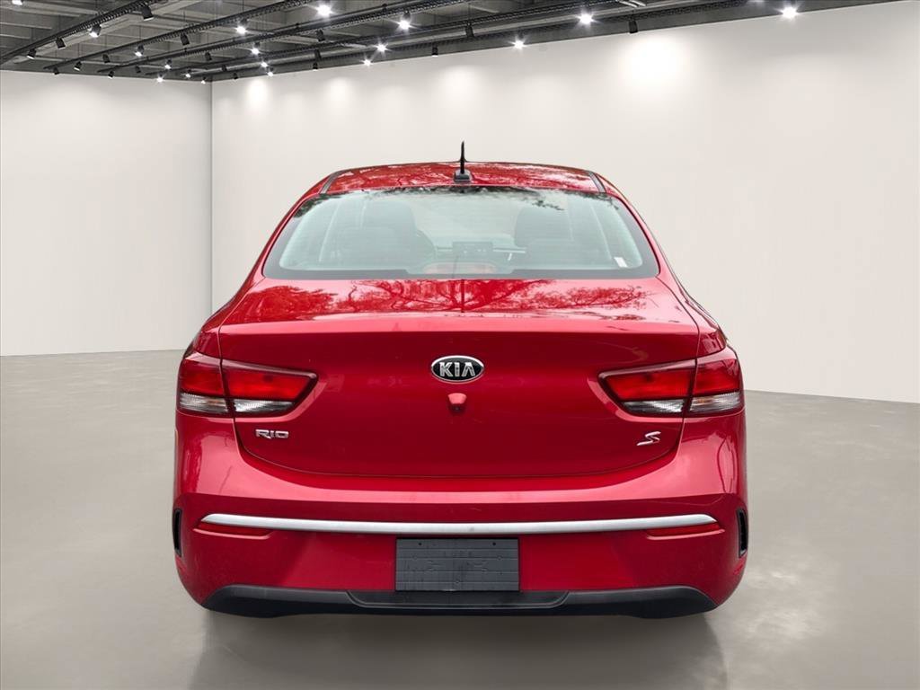 Used 2021 Currant Red Kia S image 7